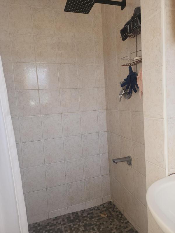 4 Bedroom Property for Sale in Pelikan Park Western Cape